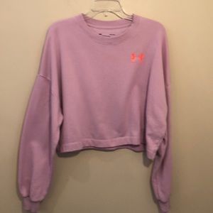Under Armour sweatshirt size large cropped pink crew neck popover logo on front